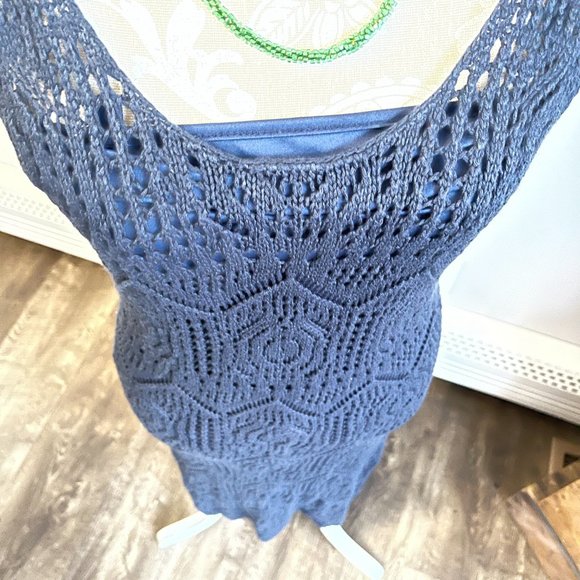 Hayden Knit dress in deep navy blue with navy slip size small. - Picture 5 of 7